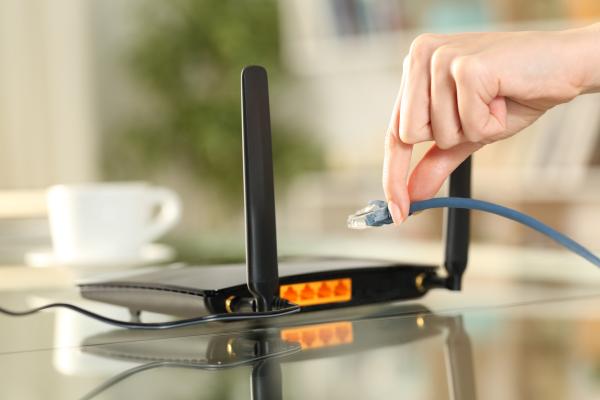 Cómo utilizar un router como repetidor de WiFi - Cómo configurar router como repetidor WiFi con cables