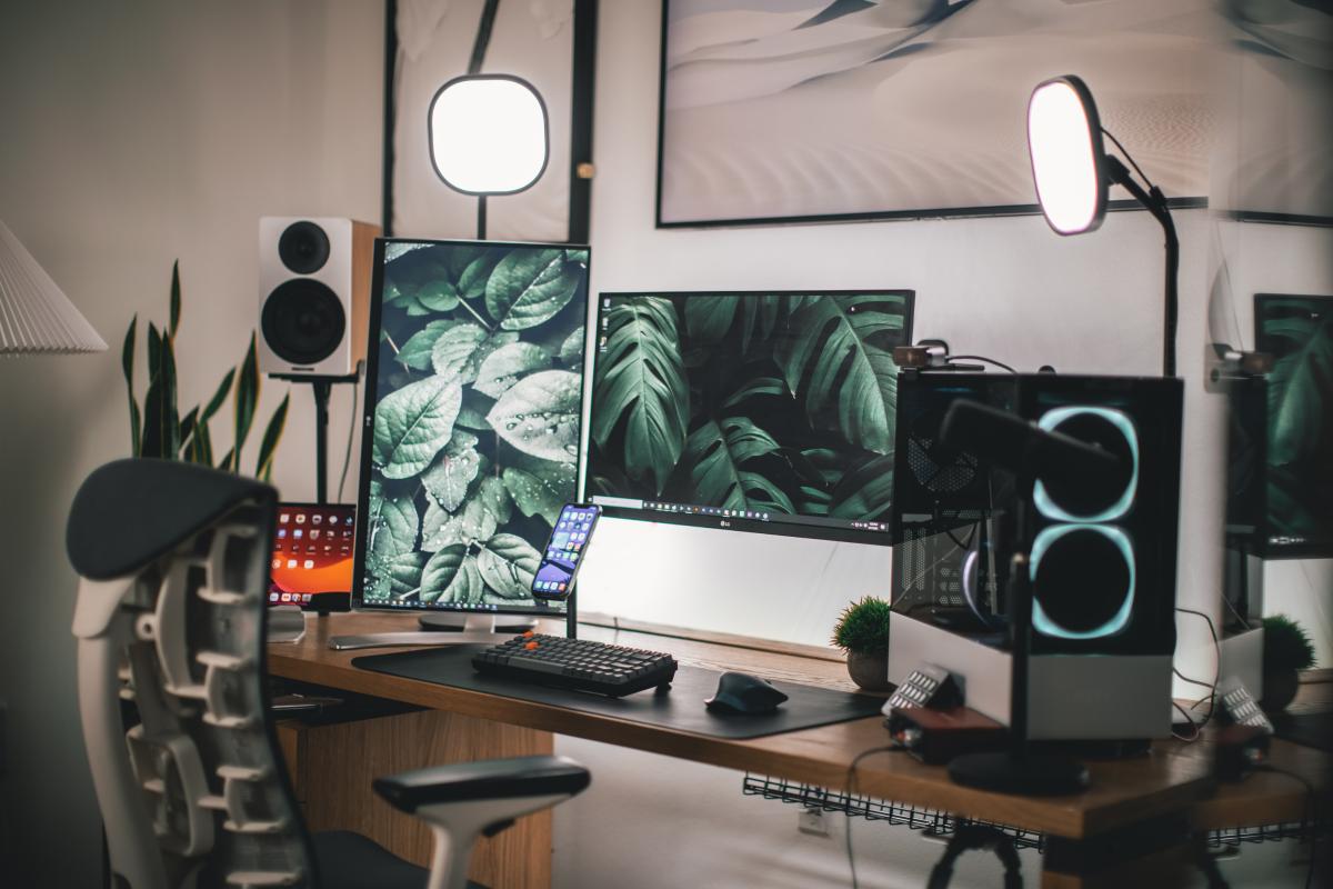 Cómo conectar dos pantallas a un PC